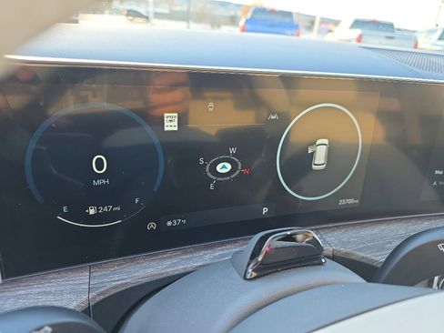 Used 2025 Hyundai Santa Fe Limited image 15