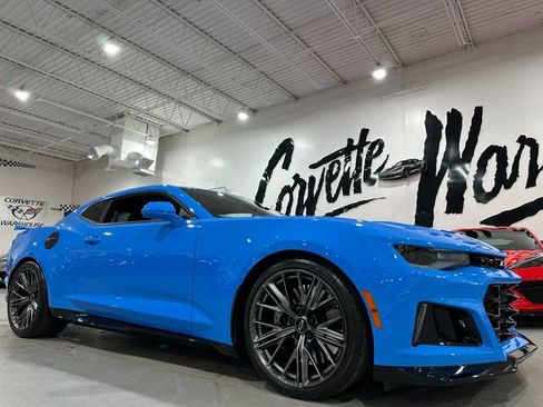 Used 2022 Chevrolet Camaro ZL1 RWD image 18
