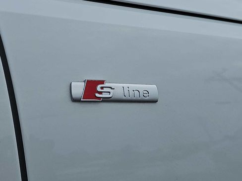 Used 2024 Audi A4 2.0T Premium w/ Convenience Package image 37