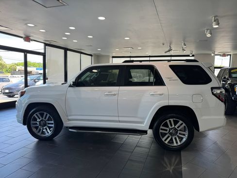 Used 2022 Toyota 4Runner TRD Sport AWD/4WD image 6