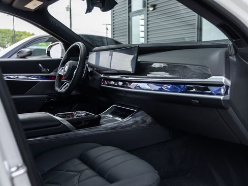 Used 2026 BMW 760i xDrive AWD/4WD image 46