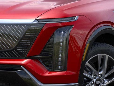 New 2026 Cadillac Vistiq Luxury w/ LPO, Floor Liner Package AWD/4WD image 11