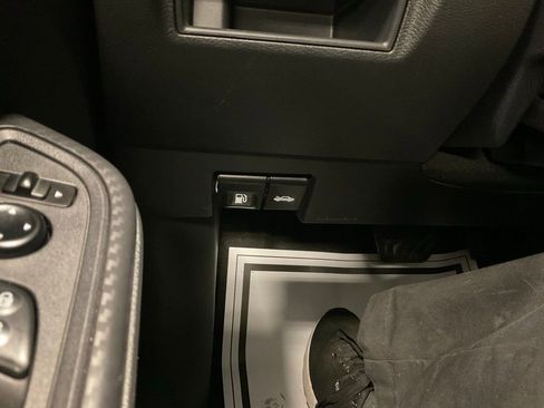 Used 2023 Nissan Versa SV image 13