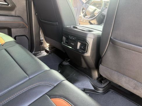Used 2024 GMC Sierra 1500 AT4 w/ Technology Package AWD/4WD image 15