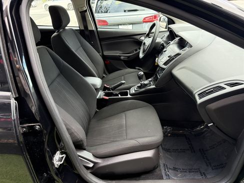 Used 2018 Ford Focus SE FWD image 17