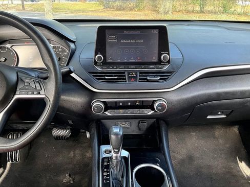 Used 2021 Nissan Altima 2.5 SV image 9