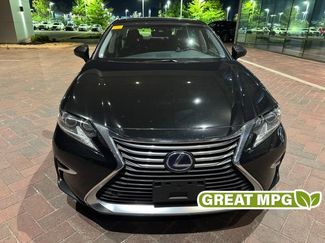 Used 2017 Lexus ES 300h w/ Luxury Package FWD video 1