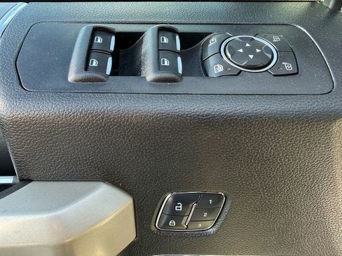 Used 2017 Ford F150 Lariat w/ Equipment Group 502A Luxury AWD/4WD image 8