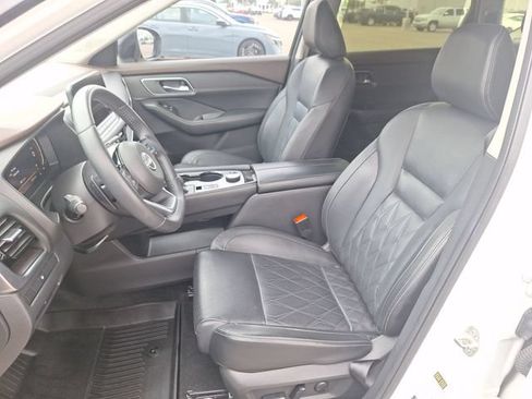 Used 2023 Nissan Rogue Platinum AWD/4WD image 9