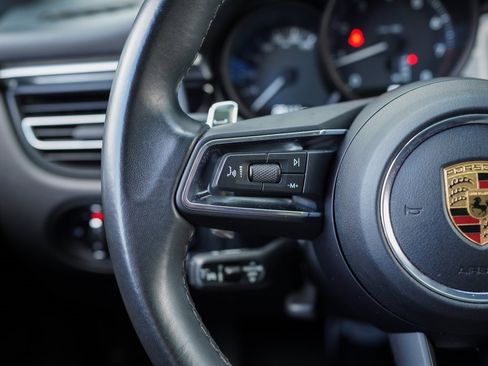 Used 2023 Porsche Macan w/ Premium Package Plus image 29