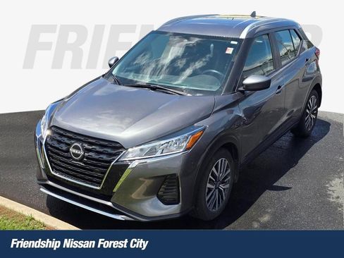 Used 2024 Nissan Kicks SV FWD image 1