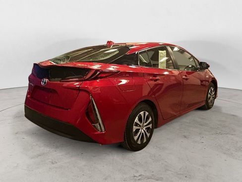 Used 2021 Toyota Prius Prime LE image 5