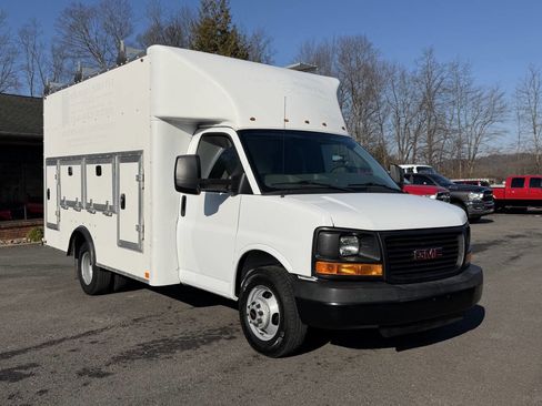 Used 2015 GMC Savana 3500 image 1