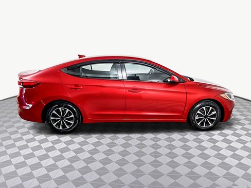 Used 2017 Hyundai Elantra SE image 11