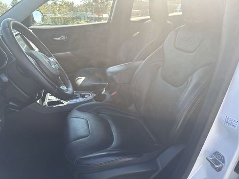 Certified 2019 Jeep Cherokee Limited image 14