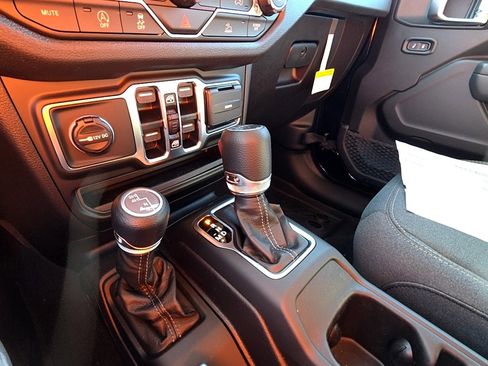 New 2026 Jeep Gladiator Sport image 17