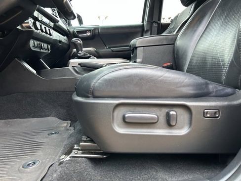 Used 2021 Toyota Tacoma Limited w/ Blackout Package (TMS) image 28