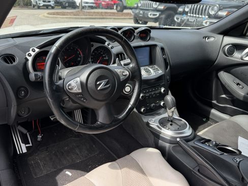 Used 2014 Nissan 370Z Touring w/ Sport Package RWD image 11