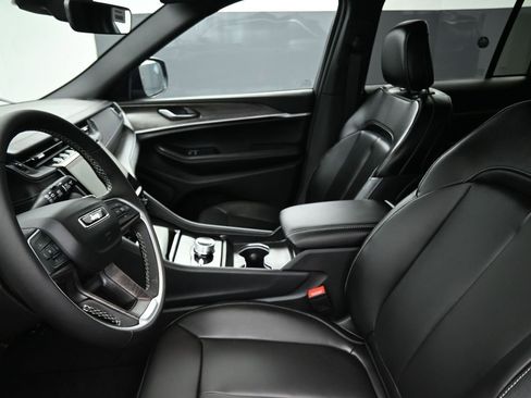 New 2025 Jeep Grand Cherokee Limited image 13