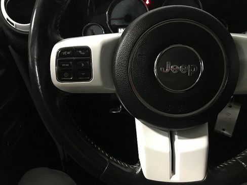 Used 2014 Jeep Wrangler Unlimited Sahara image 24