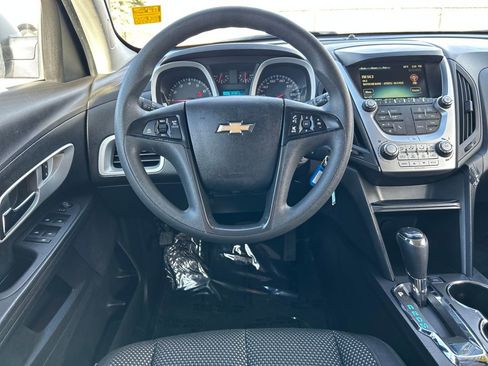 Used 2017 Chevrolet Equinox LS image 9