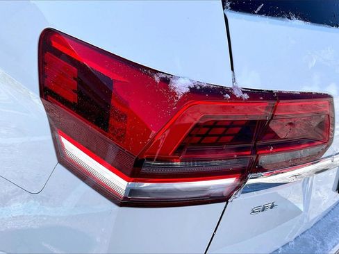 Used 2018 Volkswagen Atlas SEL Premium image 22