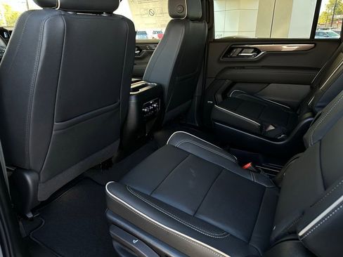New 2026 GMC Yukon XL Elevation image 19