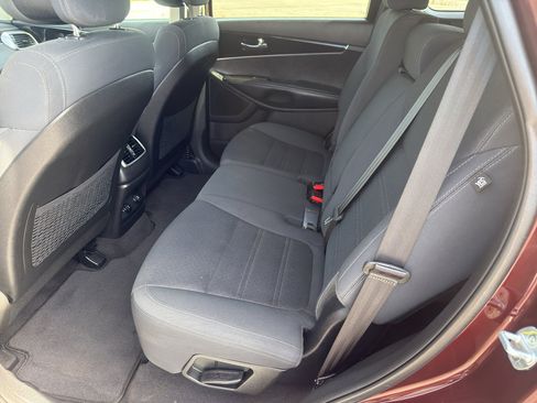 Used 2016 Kia Sorento FWD image 15