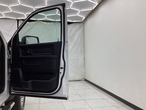 Used 2019 RAM 1500 Tradesman w/ Chrome Plus Package image 20