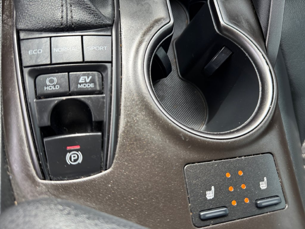 Certified 2022 Toyota Camry SE w/ Cold Weather Package FWD image 38