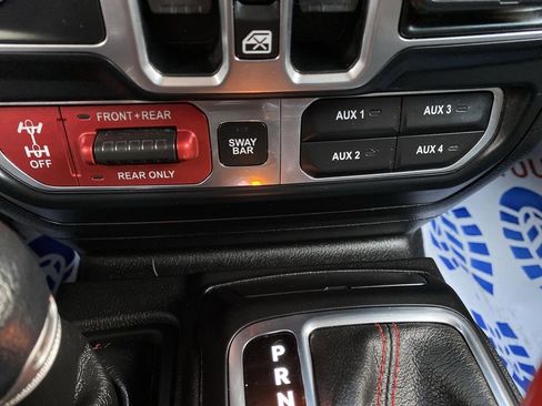 Used 2018 Jeep Wrangler Unlimited Rubicon image 31