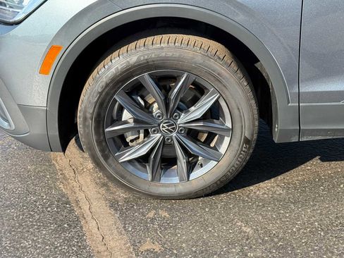 Certified 2023 Volkswagen Tiguan SE image 10