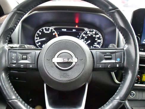 Used 2023 Nissan Rogue SL w/ SL Premium Package image 21