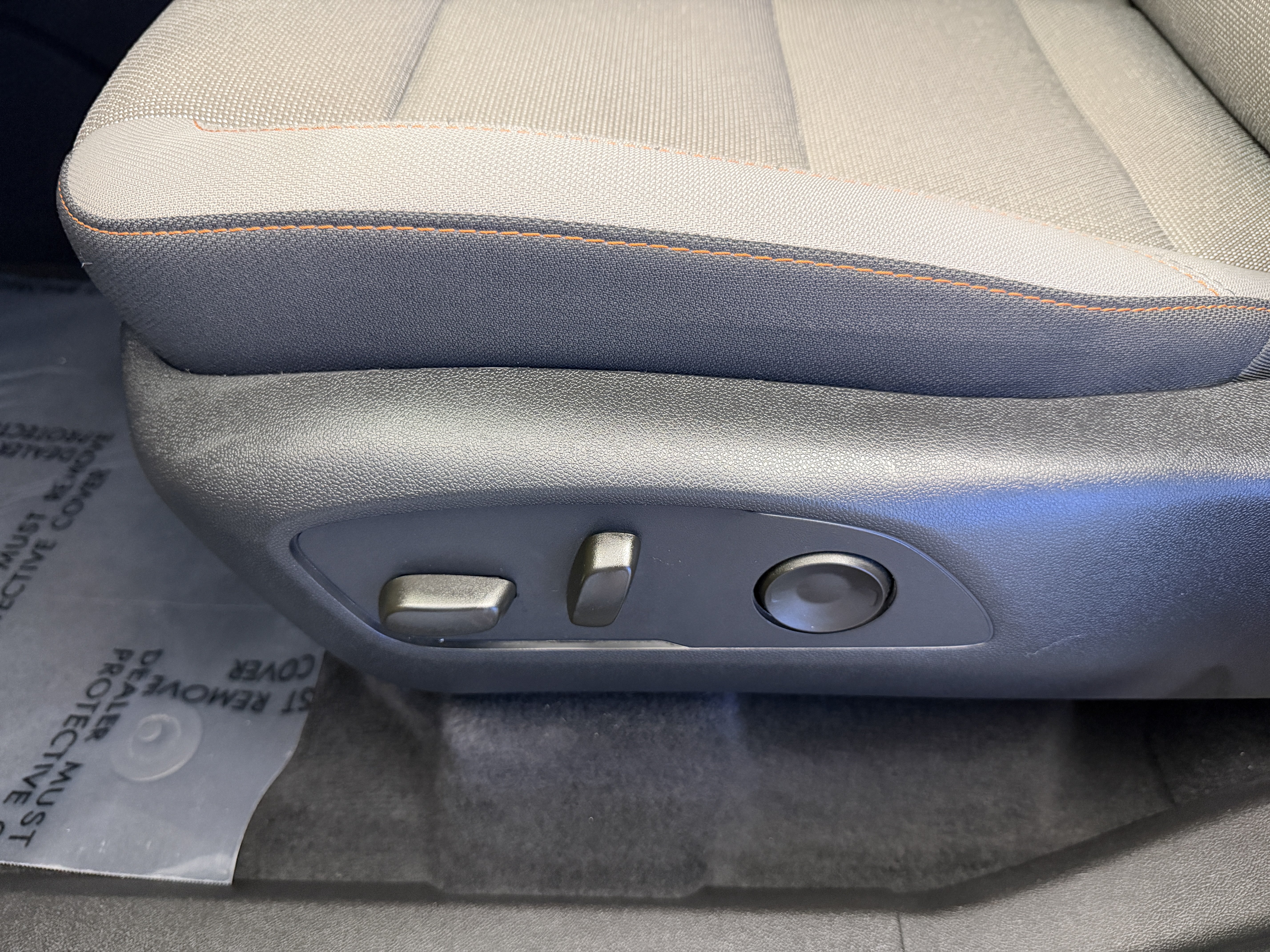 Used 2026 Chevrolet Traverse LT w/ Driver Confidence Package FWD image 13