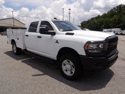 Used 2024 RAM 2500 Tradesman w/ Snow Chief Group AWD/4WD image 10