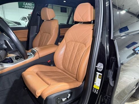 Used 2023 BMW X7 xDrive40i w/ M Sport Package AWD/4WD image 11