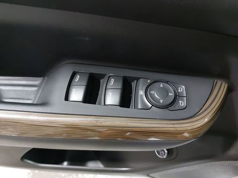 Used 2023 GMC Acadia SLE w/ Driver Convenience Package FWD image 29