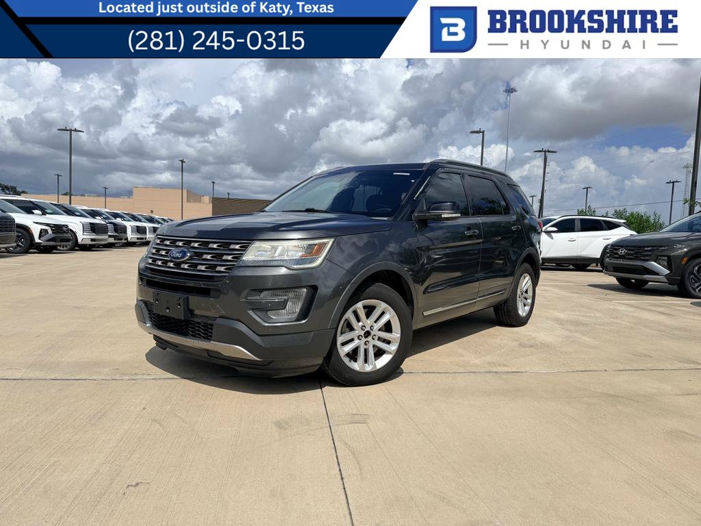 Used 2016 Ford Explorer XLT w/ Equipment Group 202A FWD image 1