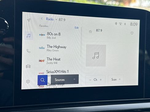 Certified 2025 Lexus UX 300h FWD image 24
