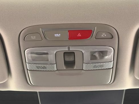 Certified 2025 Kia Telluride S FWD image 31