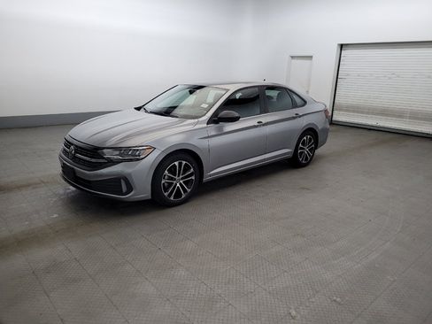 Used 2022 Volkswagen Jetta Sport FWD image 2