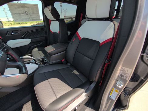 New 2026 GMC Canyon AT4X image 10