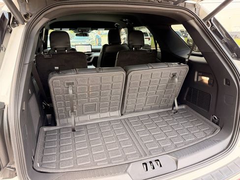 Used 2025 Ford Explorer ST-Line image 33