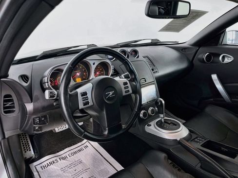 Used 2007 Nissan 350Z Touring RWD image 28