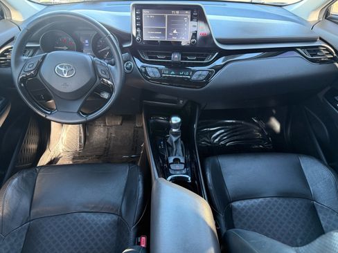 Used 2020 Toyota C-HR Limited image 28