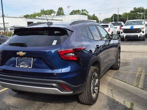 Used 2024 Chevrolet Trax LT w/ Driver Confidence Package FWD image 3