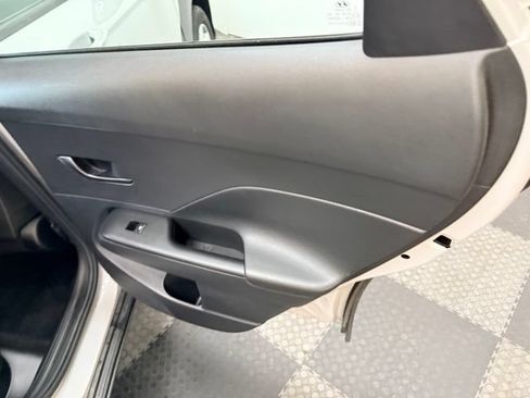 Certified 2024 Hyundai Kona SE AWD/4WD image 42