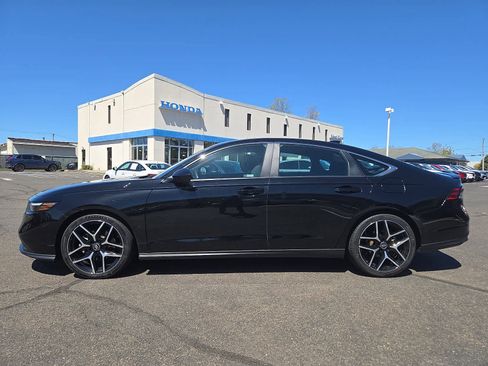 Used 2025 Honda Accord Sport image 8