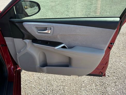 Used 2017 Toyota Camry XSE FWD image 16