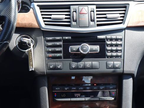 Used 2013 Mercedes-Benz E 350 BlueTEC Sedan image 13